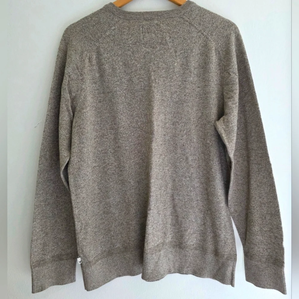 American Eagle Seriously‎ Soft Classic Fit V-Neck Sweater Men's Size Large